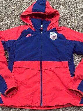Nike USA soccer jacket sz small women's